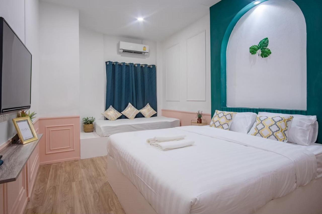 Isara Boutique Hotel And Cafe Phuket Bagian luar foto